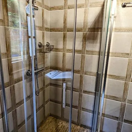 Ferienhaus De Montagne Chaleureux Avec Cheminee, Terrasse Et Proche - Fr-1-589-2