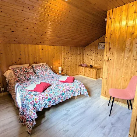Holiday home De Montagne Chaleureux Avec Cheminee, Terrasse Et Proche - Fr-1-589-2