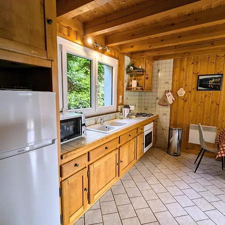 Ferienhaus De Montagne Chaleureux Avec Cheminee, Terrasse Et Proche - Fr-1-589-2 *