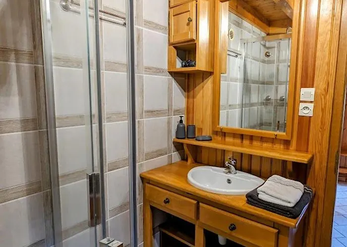 De Montagne Chaleureux Avec Cheminee, Terrasse Et Proche - Fr-1-589-2 * Anould