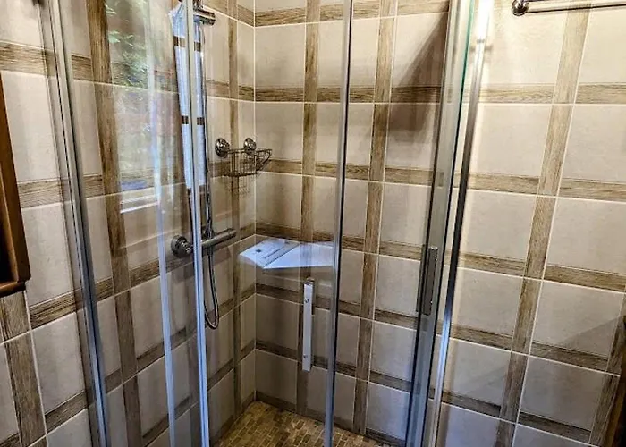 Prázdninový dům De Montagne Chaleureux Avec Cheminee, Terrasse Et Proche - Fr-1-589-2