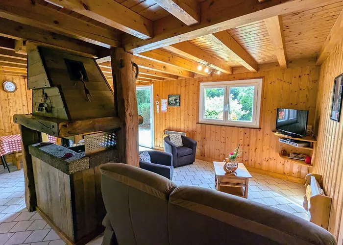 Prázdninový dům De Montagne Chaleureux Avec Cheminee, Terrasse Et Proche - Fr-1-589-2 *