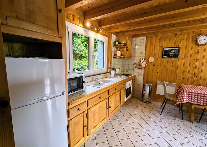 Prázdninový dům De Montagne Chaleureux Avec Cheminee, Terrasse Et Proche - Fr-1-589-2 *